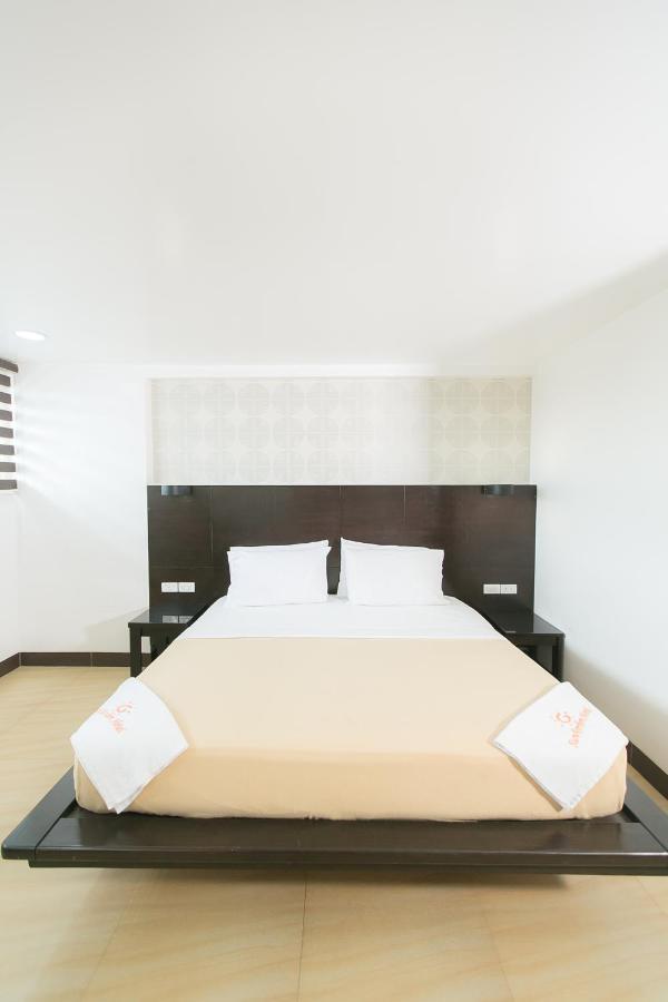 Sun Garden Hotel Tarlac Exterior photo