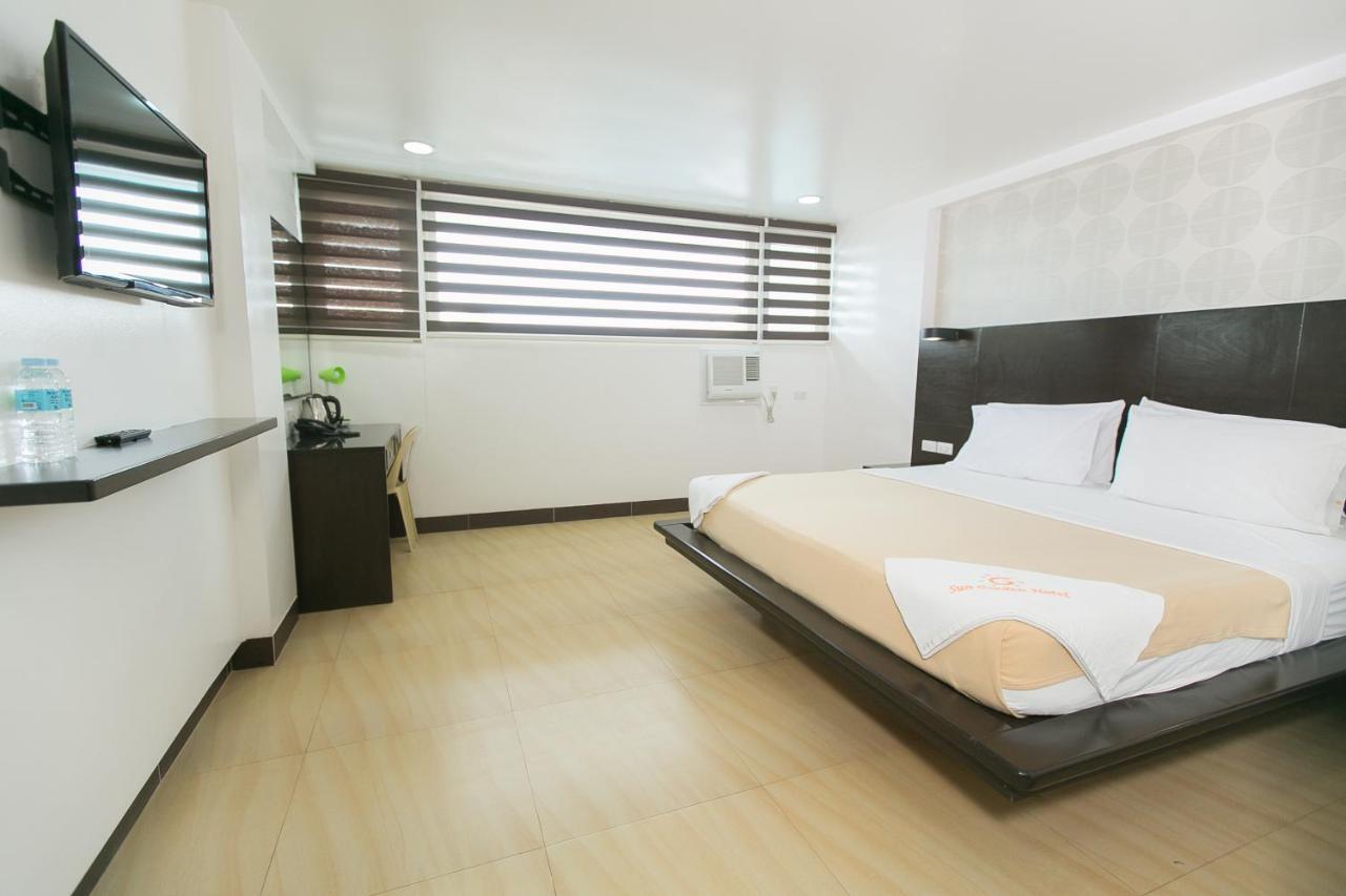 Sun Garden Hotel Tarlac Exterior photo